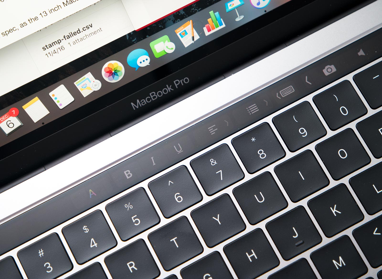 Review Apple MacBook Pro With Touch Bar And Touch ID 2016 Pickr