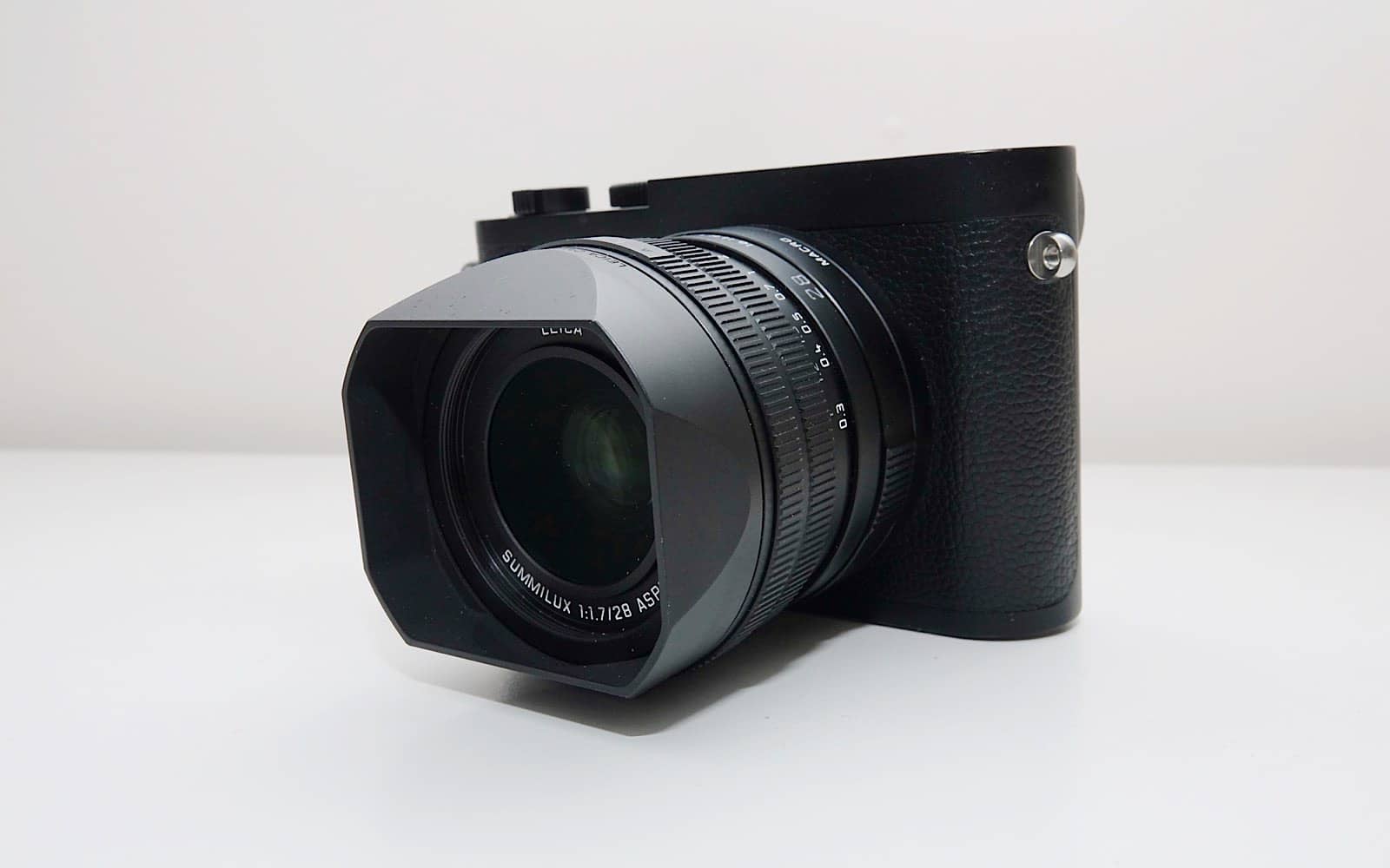 leica q2 monochrom review 2021